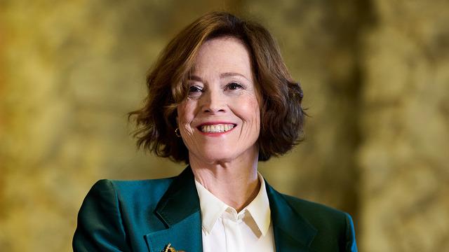 Sigourney Weaver: Embracing Natural Aging While Staying Fierce at 75