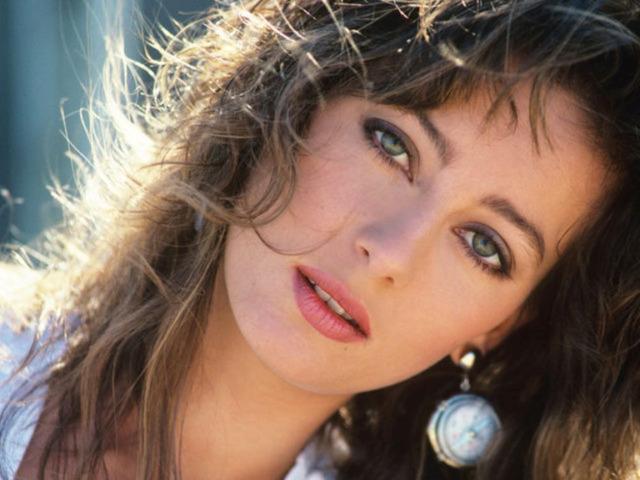 Shannon Long: From Sun-Kissed Aussie Beach Girl to Timeless Global Icon — The Untold Story